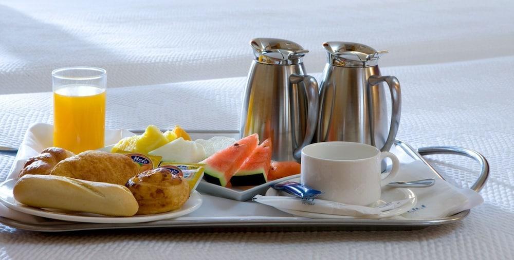 Nh Carpegna Hotel 4*